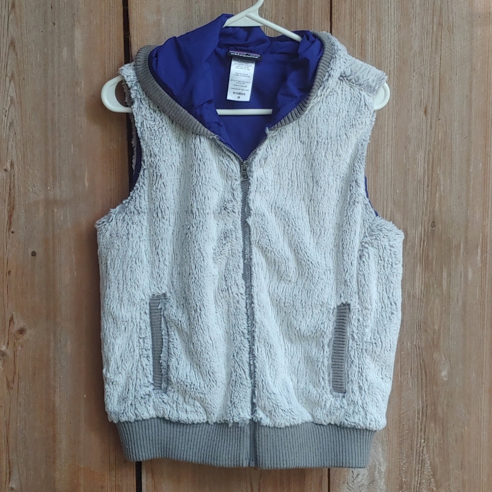 Patagonia Fur Grey Vest with Purple lining Size M